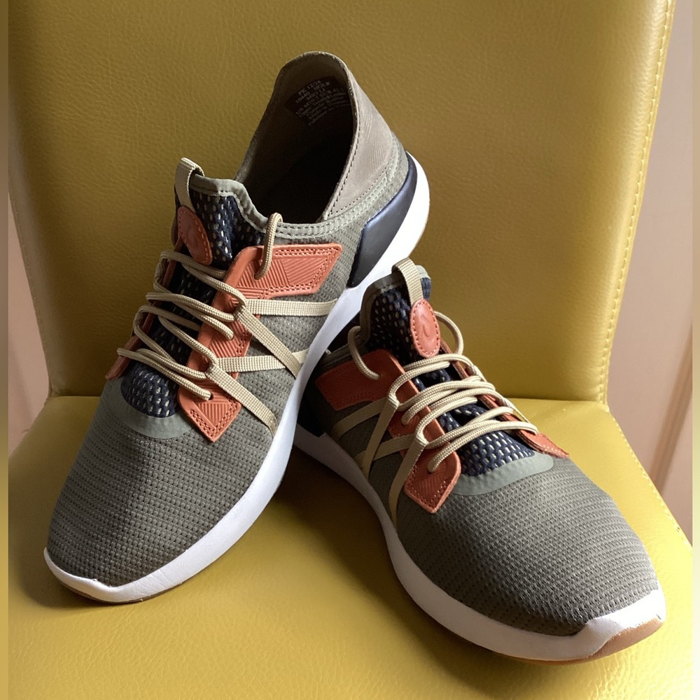 NIB OluKai Mio Li Sneakers M 10.5